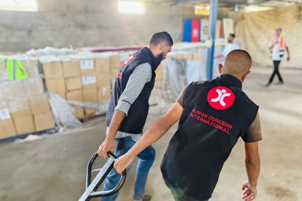 Global aid organizations with ground staff have been continuing to deliver potable water, hygiene and sanitation services, and psychosocial support to families in the Gaza Strip. Despite the ceasefire, some Canadian organizations say their aid is still waiting at the borders. (Photo: Human Concern International)