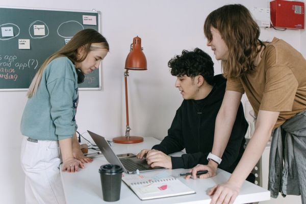 Having a strong onboarding process is something non-profits can to to help retain employees. (Canva/Supplied)